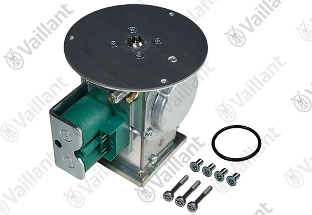 Vaillant Gasarmatur mit Motor, montierte Flanschplatte und Zubehörteilen wie Schrauben und Dichtungsring. Dargestellt auf neutralem Hintergrund.